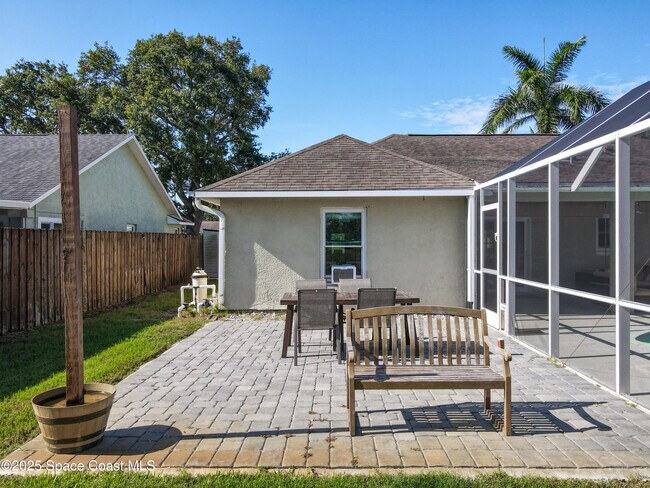 Building Photo - 1342 Richwood Cir