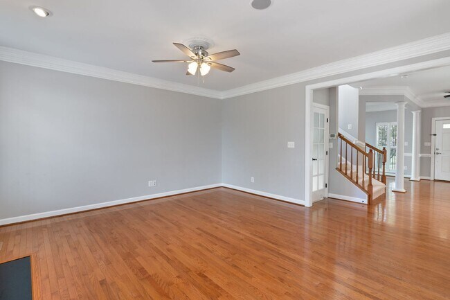 Building Photo - Spacious Home in Port Potomac