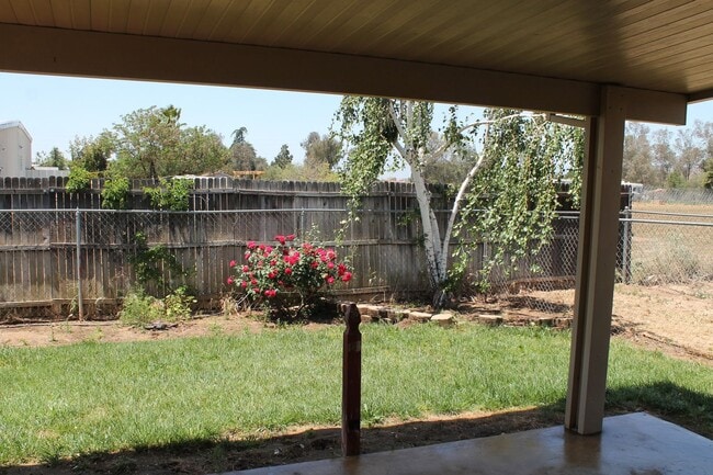 Building Photo - 3 bed/2 bath Country living Yucaipa!