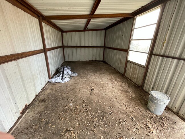 Building Photo - 613 S Andrews Ave