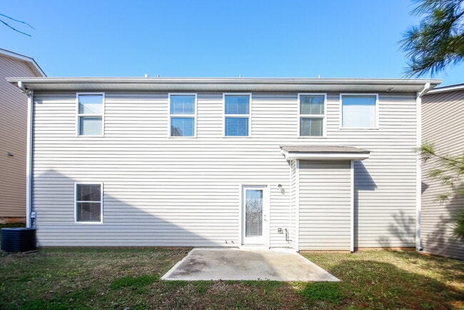 Building Photo - 66 Crescent Woode Way