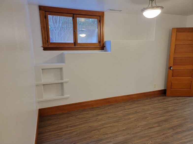 Building Photo - 900 Lucile Ave