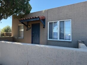 Building Photo - Townhome For Rent