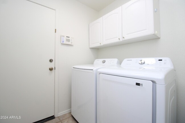 Building Photo - 4052 E Palo Brea Ln