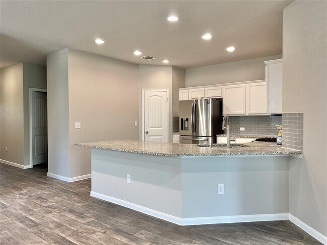 Building Photo - 13800 Cantarra Dr