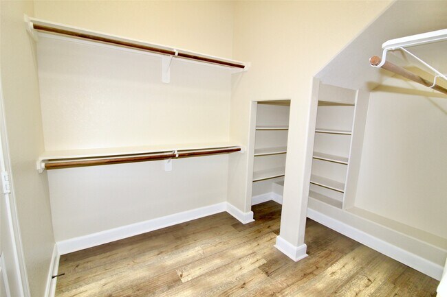 Building Photo - 24115 Via Privato Dr