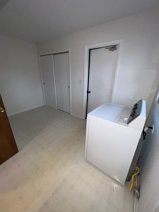 Building Photo - 112 Braemar Dr