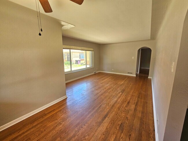 Building Photo - 2-Bedroom Home with One-Car Garage