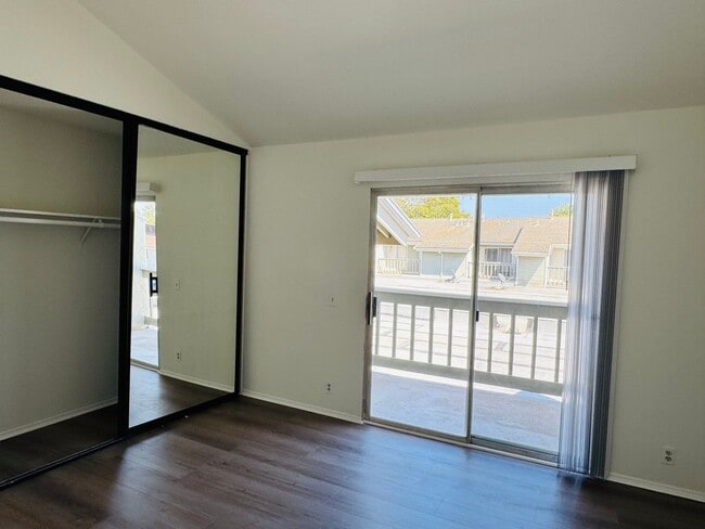 Building Photo - Your Dream Retreat Awaits in Nantucket Vil...