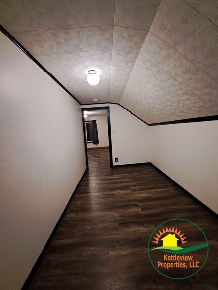Bonus Room - 707 State Street