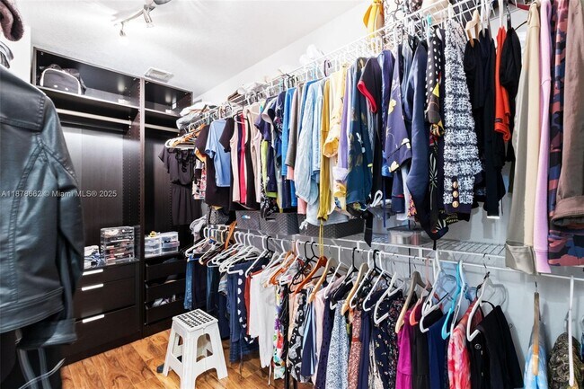 Building Photo - 15816 SW 48th Manor