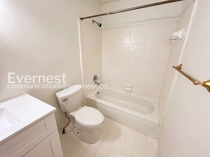 Building Photo - 2665 Holcomb Springs Dr
