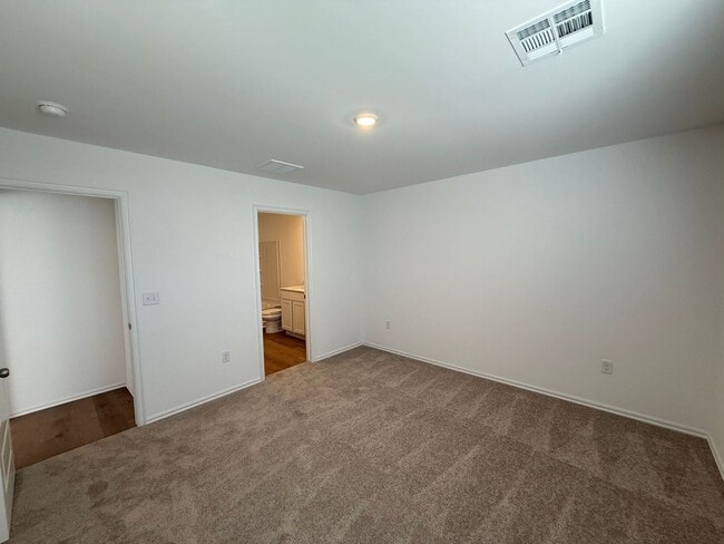 Building Photo - Brand New Spacious 4 Bedroom Home in Musta...