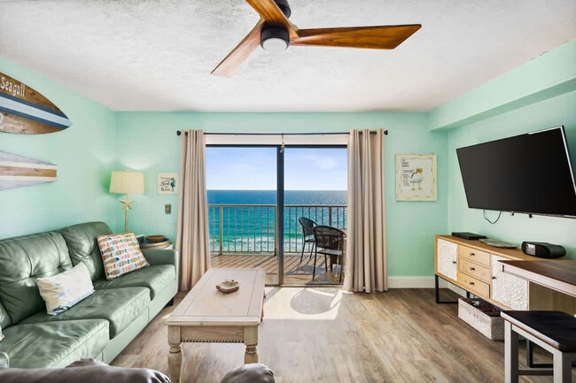 Building Photo - 8743 Thomas Dr