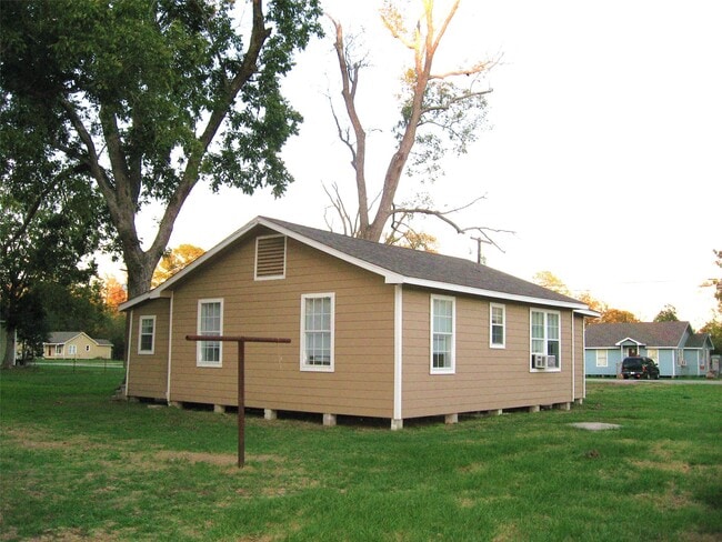 Building Photo - 13679 Wigginsville Rd