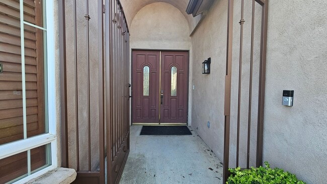 Building Photo - Luxurious Home in North Bakersfield 3 BD 3 BA