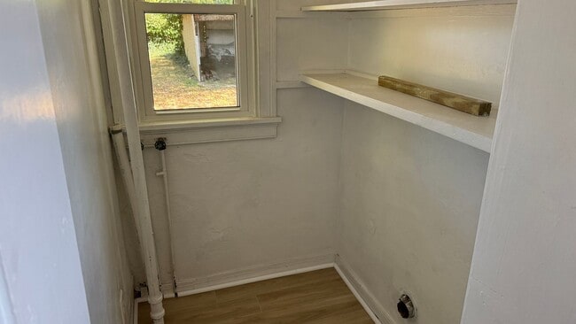 Building Photo - Charming, Newly Renovated Brick Home in So...