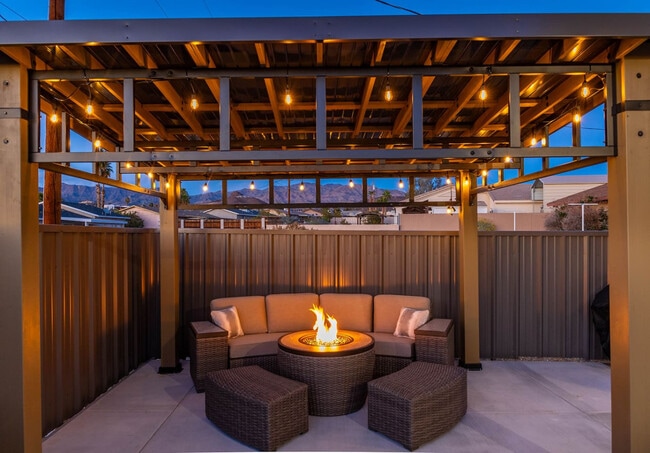 Primary Photo - 3611 Breakwater Dr