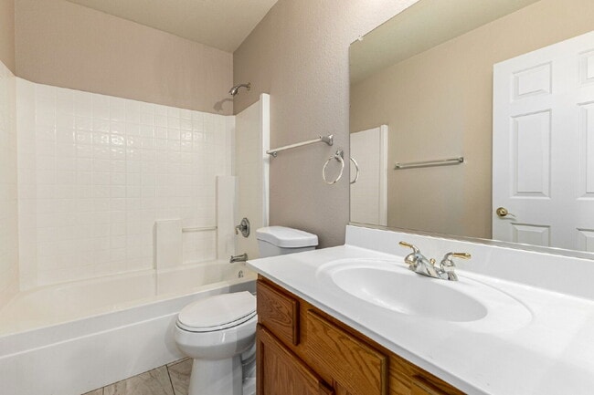 Building Photo - 9438 W Monroe St