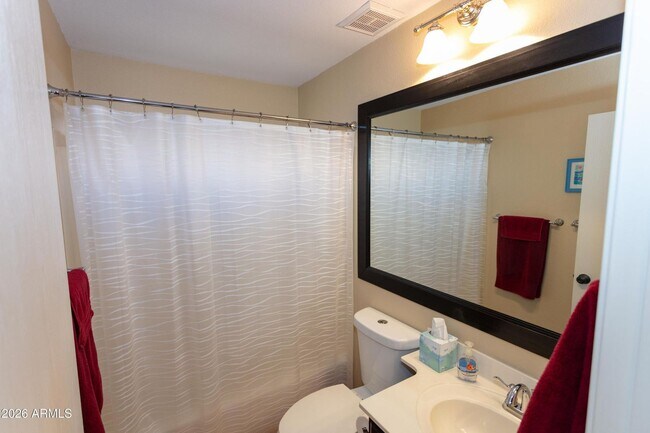 Building Photo - LOVELY SINGLE LEVEL 3 BEDROOM W/DEN 2 BATH PEORIA HOME VERY CLEAN!