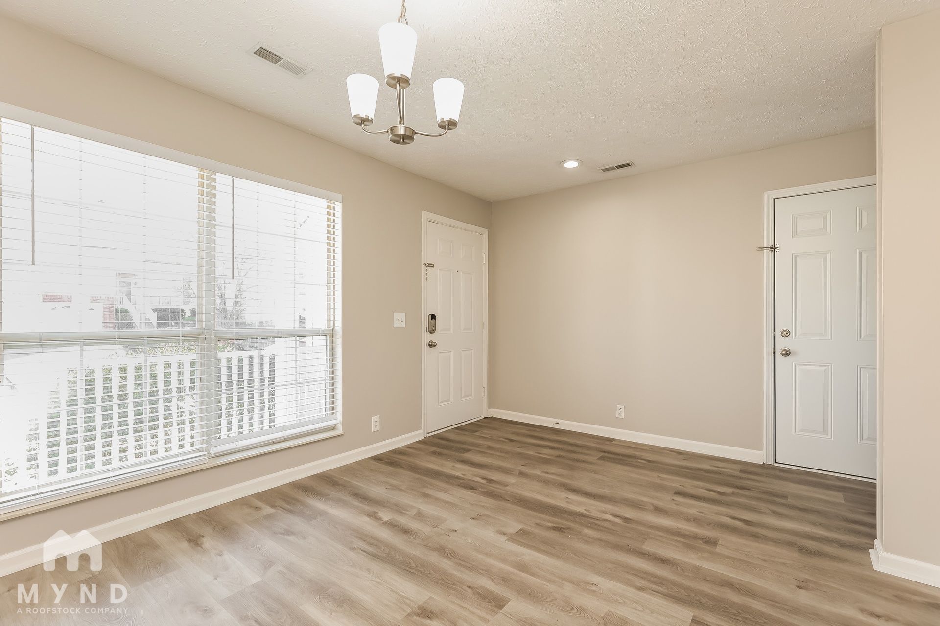 Building Photo - 3100 Creekview Ln
