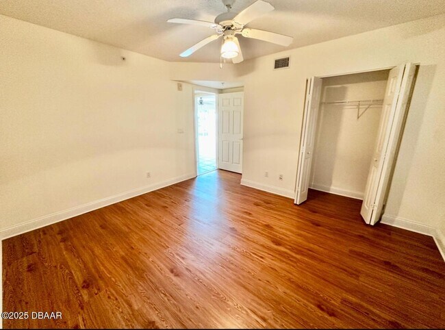 Building Photo - 4670 Links Village Dr