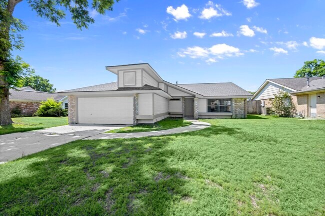 Building Photo - 7415 Creekfield Dr