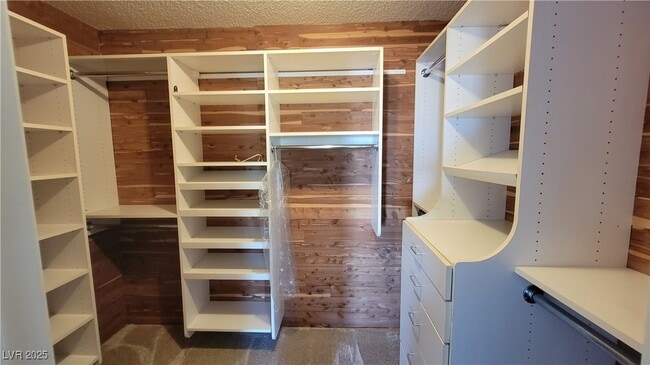 Building Photo - 8700 Captains Pl