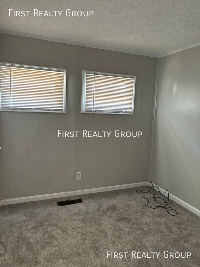 Building Photo - 4905 Porterfield Dr