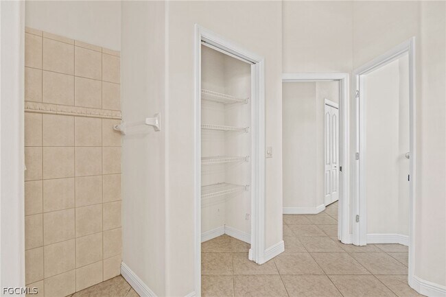 Building Photo - 2822 SW 49th Terrace