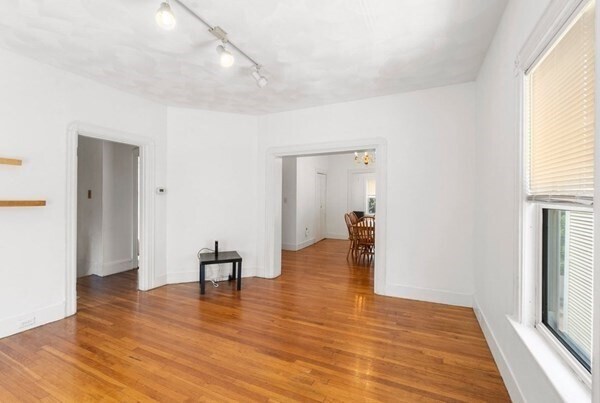 Building Photo - 21 Conwell St