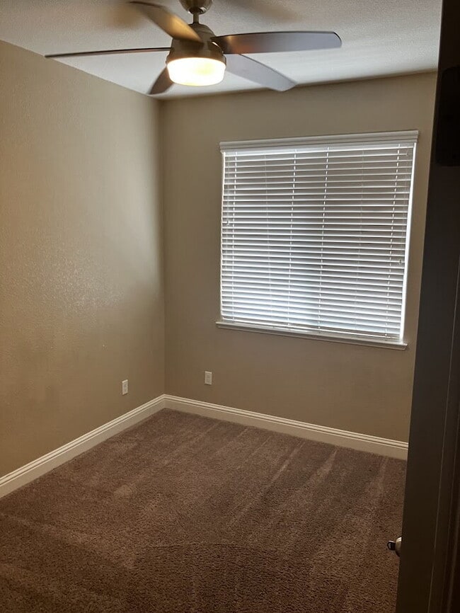 Building Photo - Spacious 4-Bedroom, 2-Bath Rental Home – M...