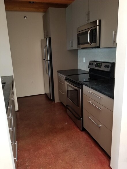 Building Photo - 804 N Neil St