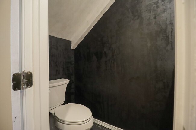 Building Photo - 1 Bed | 1.5 Bath Near Downtown Tulsa!