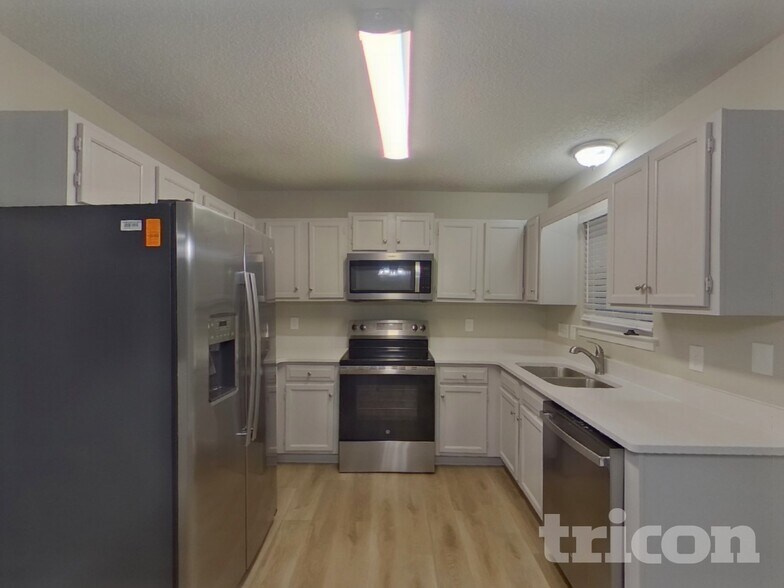 Building Photo - 722 Foxborough Rd