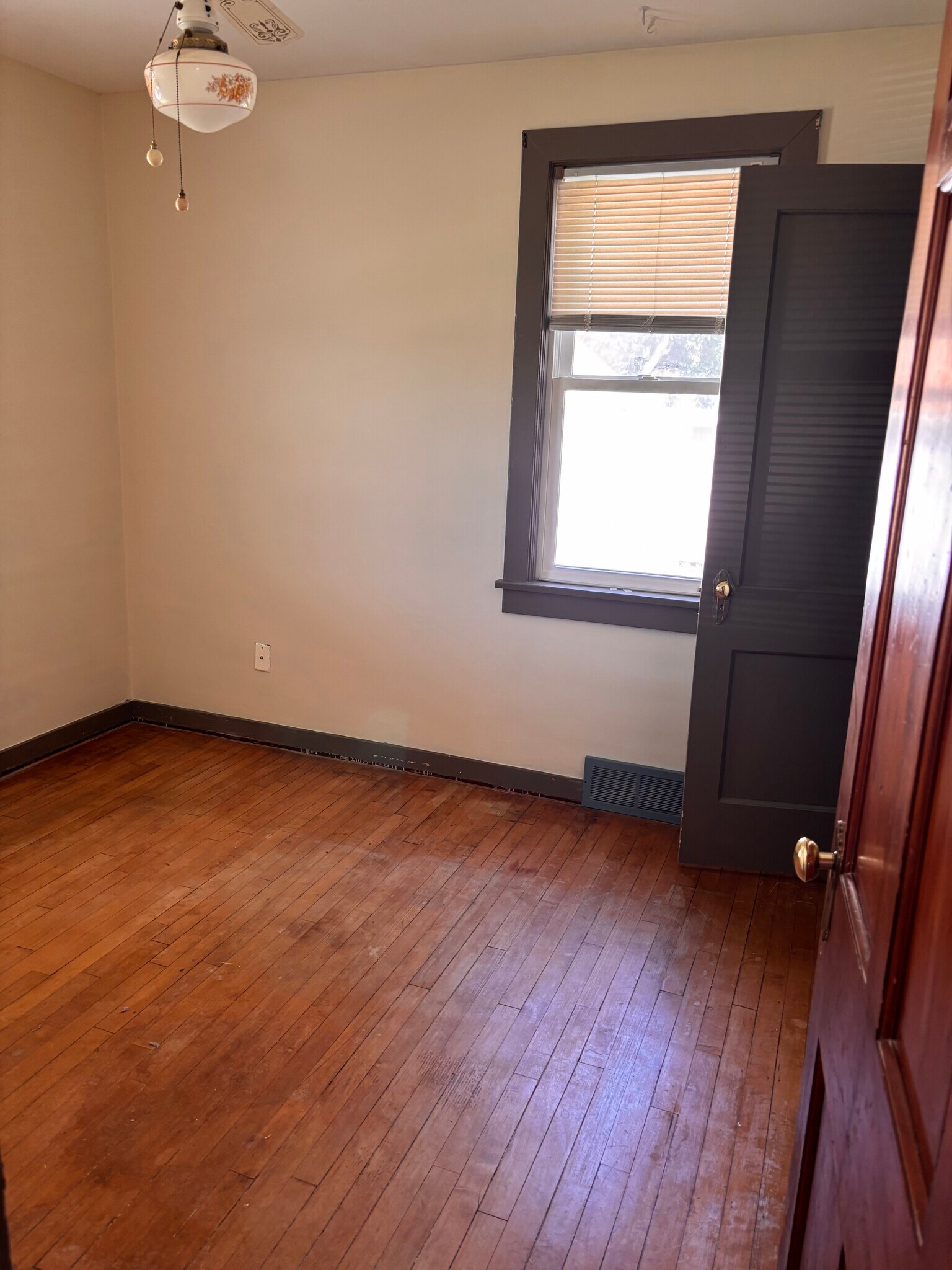 Building Photo - 214 N Rutledge St
