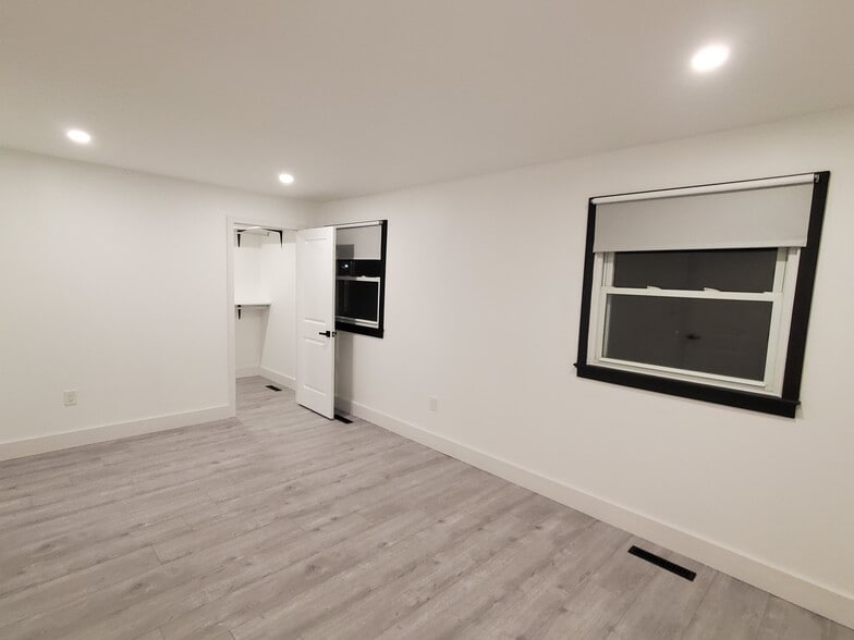 Building Photo - 1260 Dogwood Rd