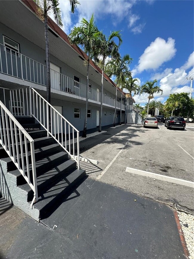 Building Photo - 3901 NW 9th Ave