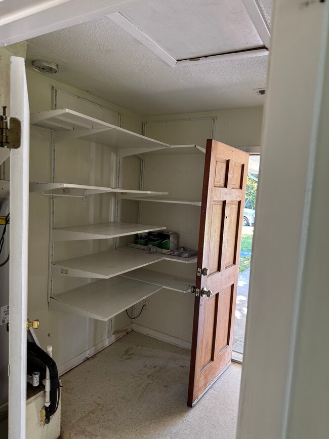 Building Photo - 515 E Miller St