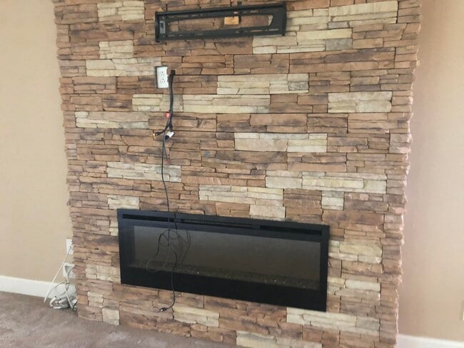 Building Photo - 732 Castledale Ct