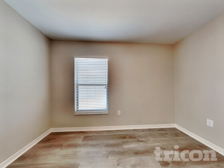 Building Photo - 3140 Kiwi Ave