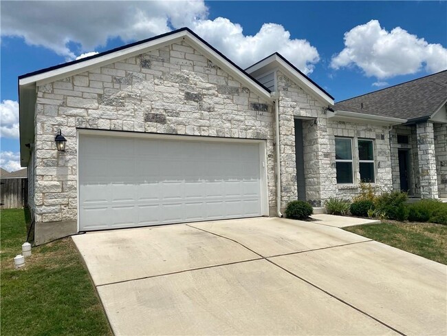 Building Photo - 332 Lacey Oak Lp