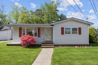 Building Photo - 2548 Jones St