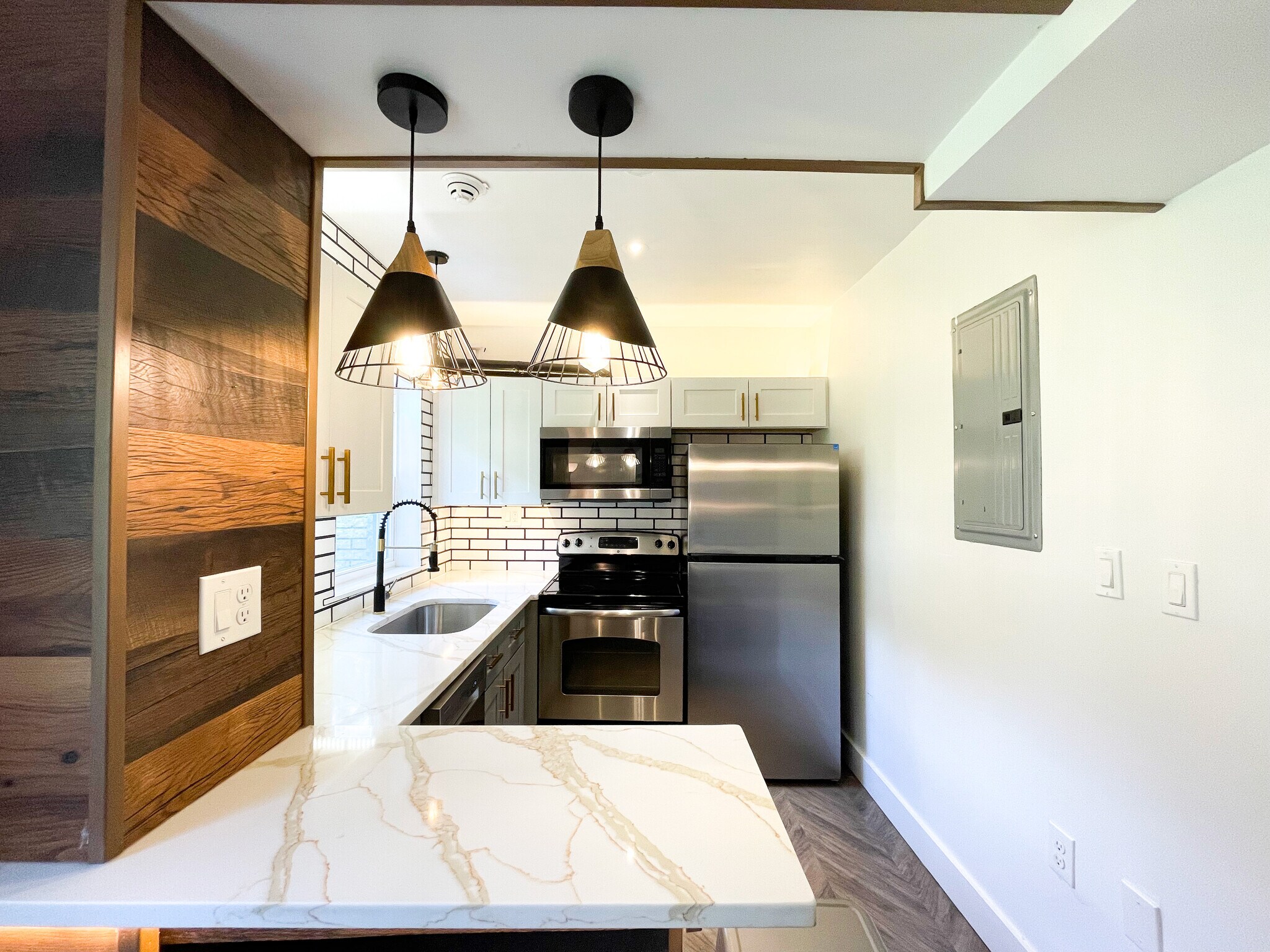 Building Photo - 4027 Beechwood Blvd