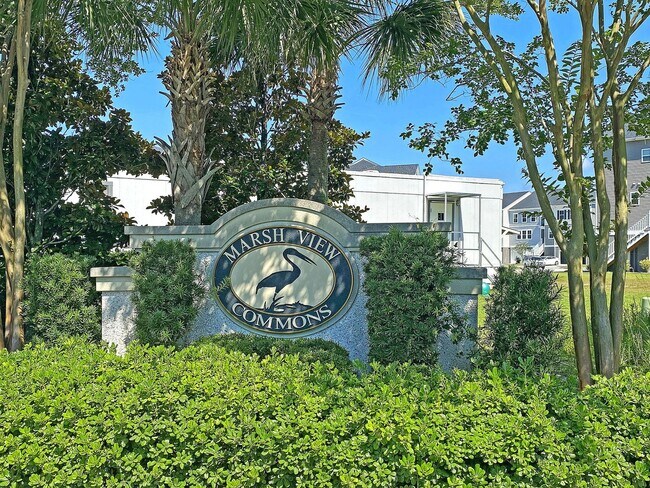 Building Photo - Charming Johns Island Retreat with Modern Amenities