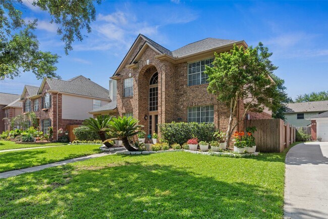 Primary Photo - 2112 Shadow Bay Cir