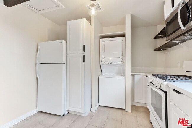 Building Photo - 2723 Ballard St