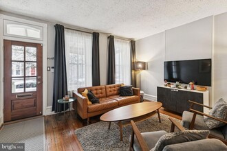 Building Photo - 4353 Freeland Ave