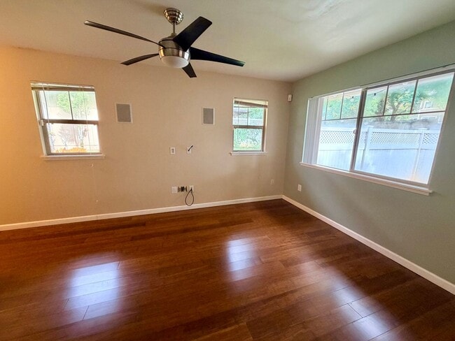 Building Photo - Spacious 3-Bedroom Townhome in Nohona at Mililani Mauka Available Now!