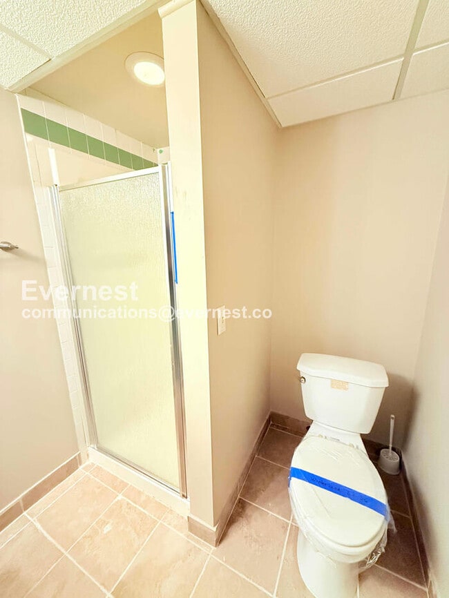 Building Photo - 1660 Brookdale Dr